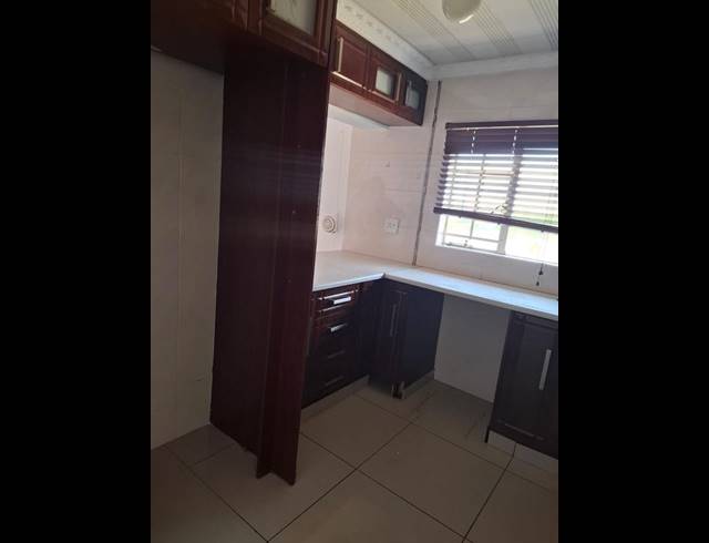 2 BEDROOM PROPERTY TO RENT IN MORELETAPARK